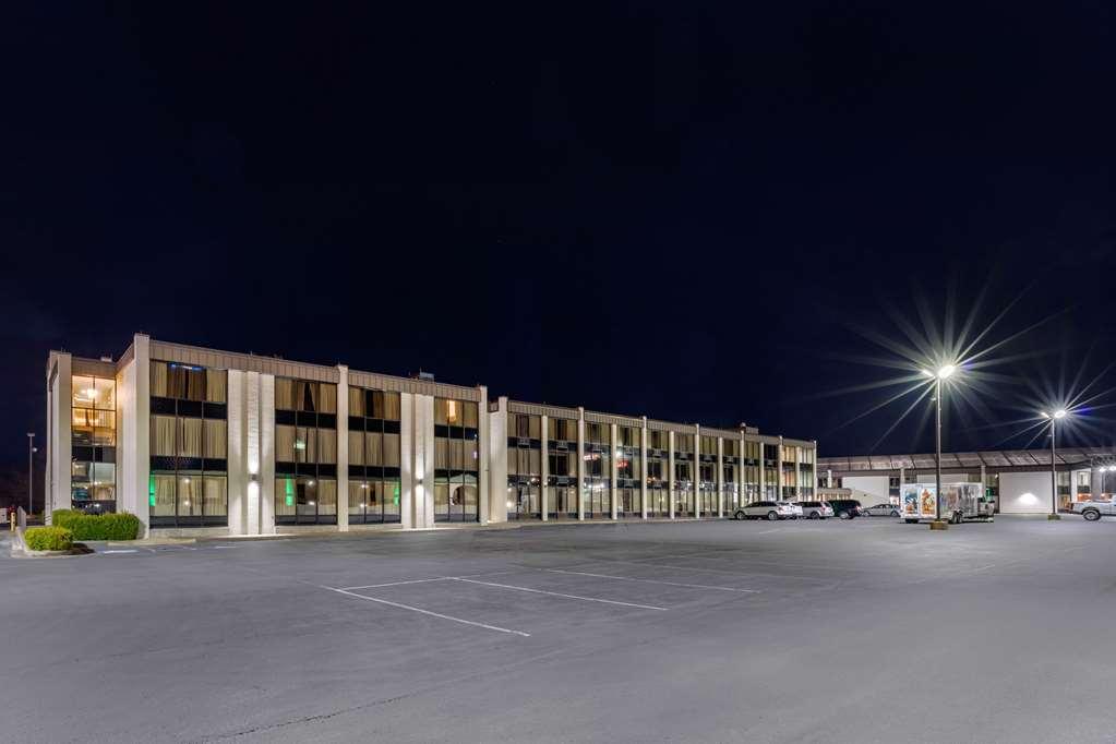 באולינג גרין Vettecity Hotel שירותים תמונה